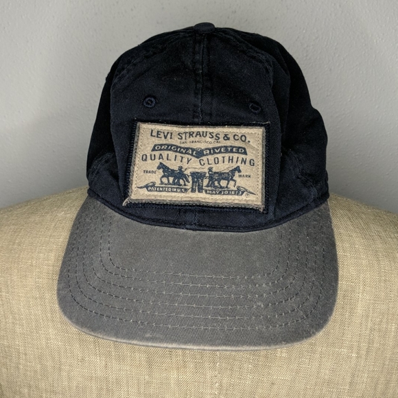 Levi's Other - Levi's Cap Navy Blue & Gray